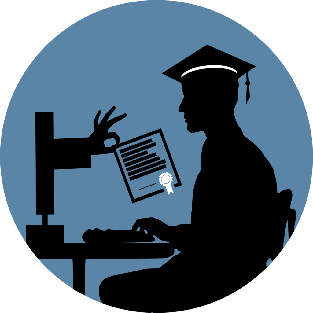 Retos y sombras legales de la formación a distancia